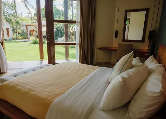 Casa Bumbak Umalas Bali Villa *