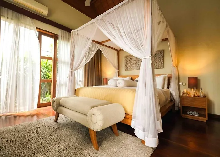 Casa Bumbak Umalas Bali Villa