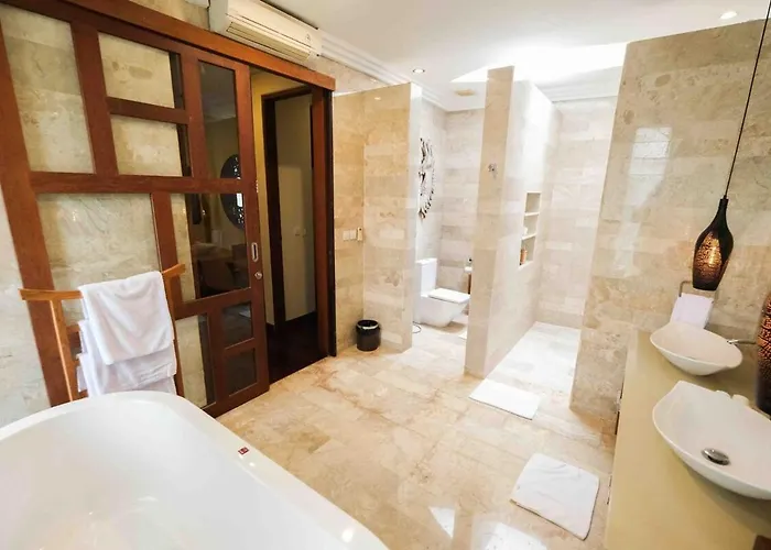Casa Bumbak Umalas Bali Villa